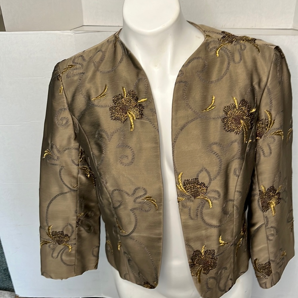 Jenne Maac Jacket with Embroidery Flower Outline Size 8